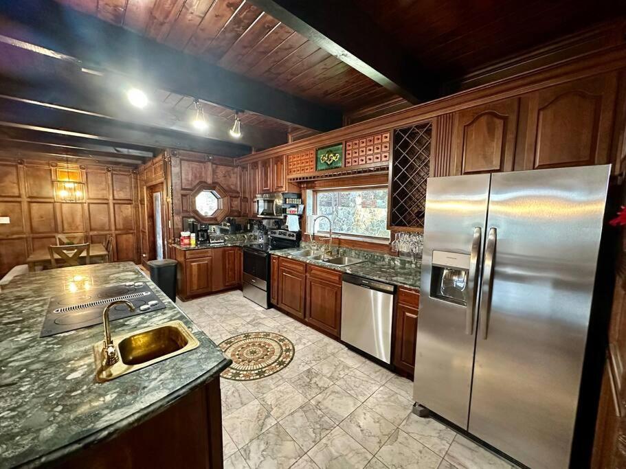 5 Bedroom Estate Near Casino And Downtown Bristol Esterno foto