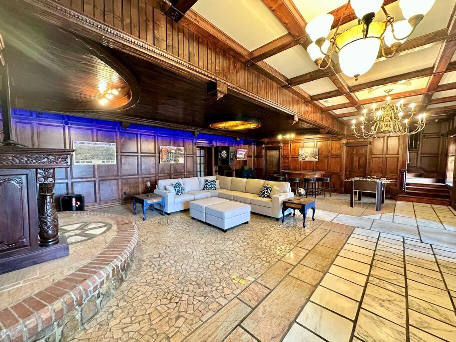 5 Bedroom Estate Near Casino And Downtown Bristol Esterno foto