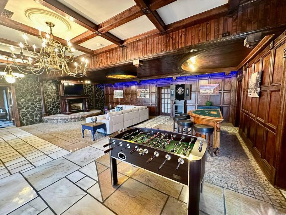 5 Bedroom Estate Near Casino And Downtown Bristol Esterno foto